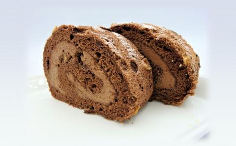 奥井日昇堂の「ショコラナッツロールケーキ」