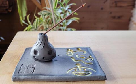 淡路瓦お香立て「おにゃん香（こう）」