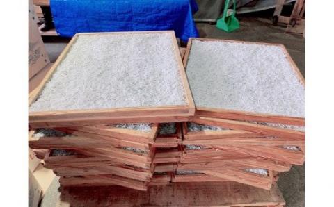 南あわじ市にある湊港で水揚げされた、味の濃いのしらす干しです。 淡路島のふっくらやわらかい「釜揚げしらす干し」 1㎏入り