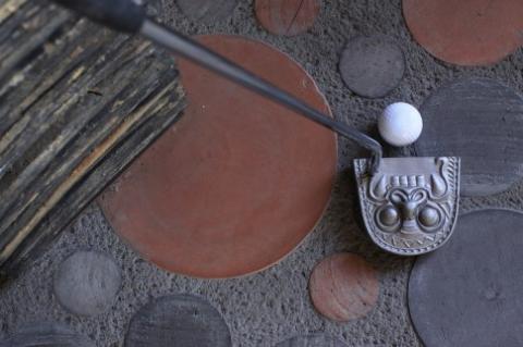 世界初！淡路瓦製ヘッド搭載の瓦パター！！