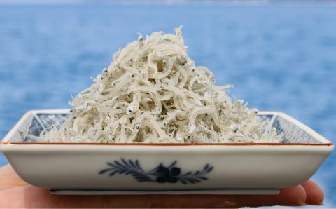 【みなと水産】“淡路島のちりめんじゃこ”と“茎わかめ佃煮”の詰合せ