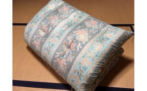 コットン100％のお布団に比べ『ふんわり』とした仕上がりが特徴です。 『うす仕立て』ゴージャスなコットン95％掛け布団＜抗菌・防ダニ＞/シングル・グリーン