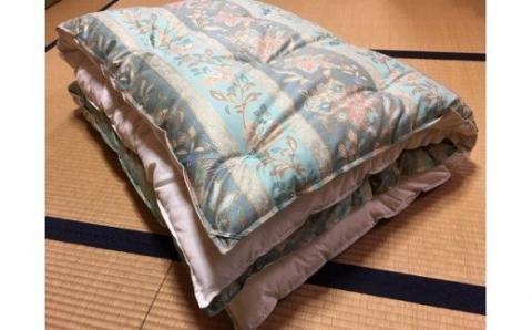 コットン100％のお布団に比べ『ふんわり』とした仕上がりが特徴です。 ゴージャスなコットン95%掛け布団＜抗菌・防ダニ＞/シングル・グリーン