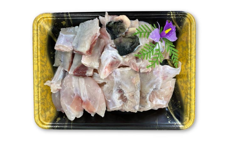 前拓水産の淡路島3年とらふぐ　あら身400ｇ盛+鍋用皮