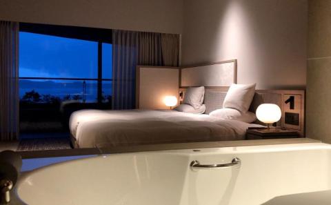 【ホテルアナガ】バルコニーコーナースイート 210号室 （オーベルジュステイ） 1泊2名様夕朝食付