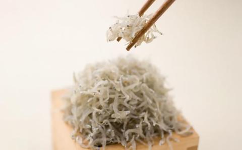 【山田海産物】淡路島産 無添加特上品「天日干しちりめん400g」化粧箱入り