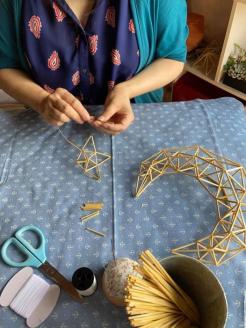 幻想的で美しい癒しのインテリア 【Papilio】光のモビール「ヒンメリ」　窓辺のプリズム