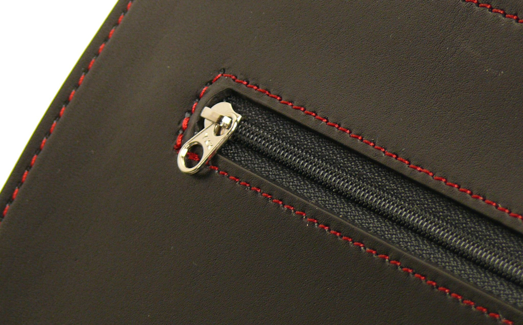 大きめサイズでブラックレッド配色の本革メンズポーチ「