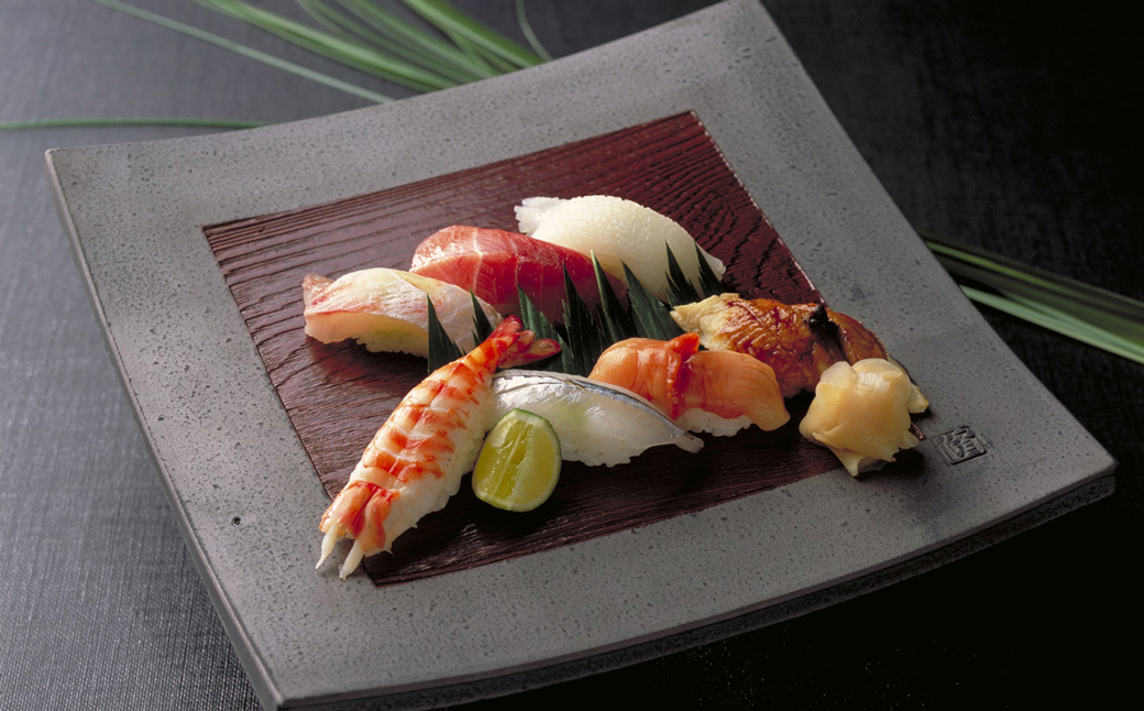 グランドニッコー淡路　日本料理”あわみ”寿司カウンタ