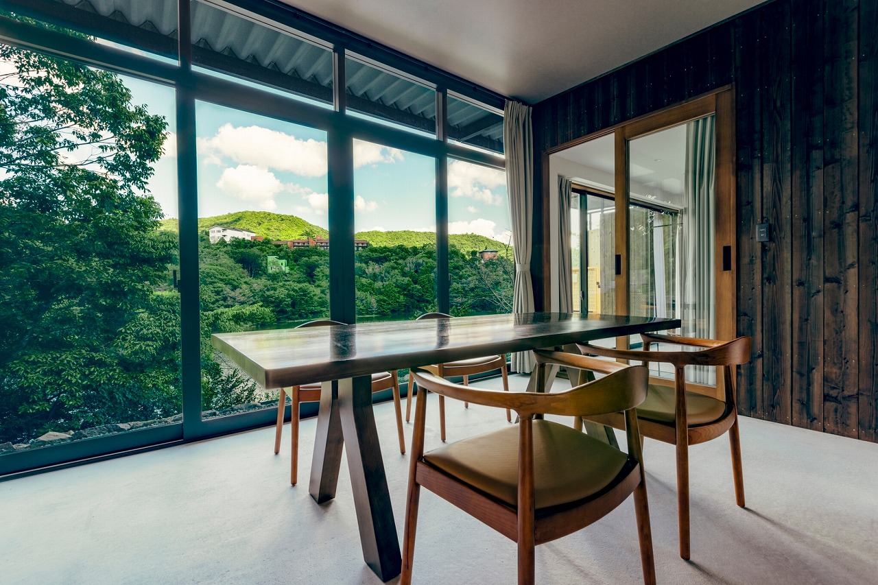 GLAMPCABIN 東条湖・丹波篠山 「プライベートキャビン」 平日限定 ペア 宿泊券 1泊2食付[ グランキャビン グランピング アウトドア ゴルフ 贅沢 自然 兵庫県 関西 加東市 ]