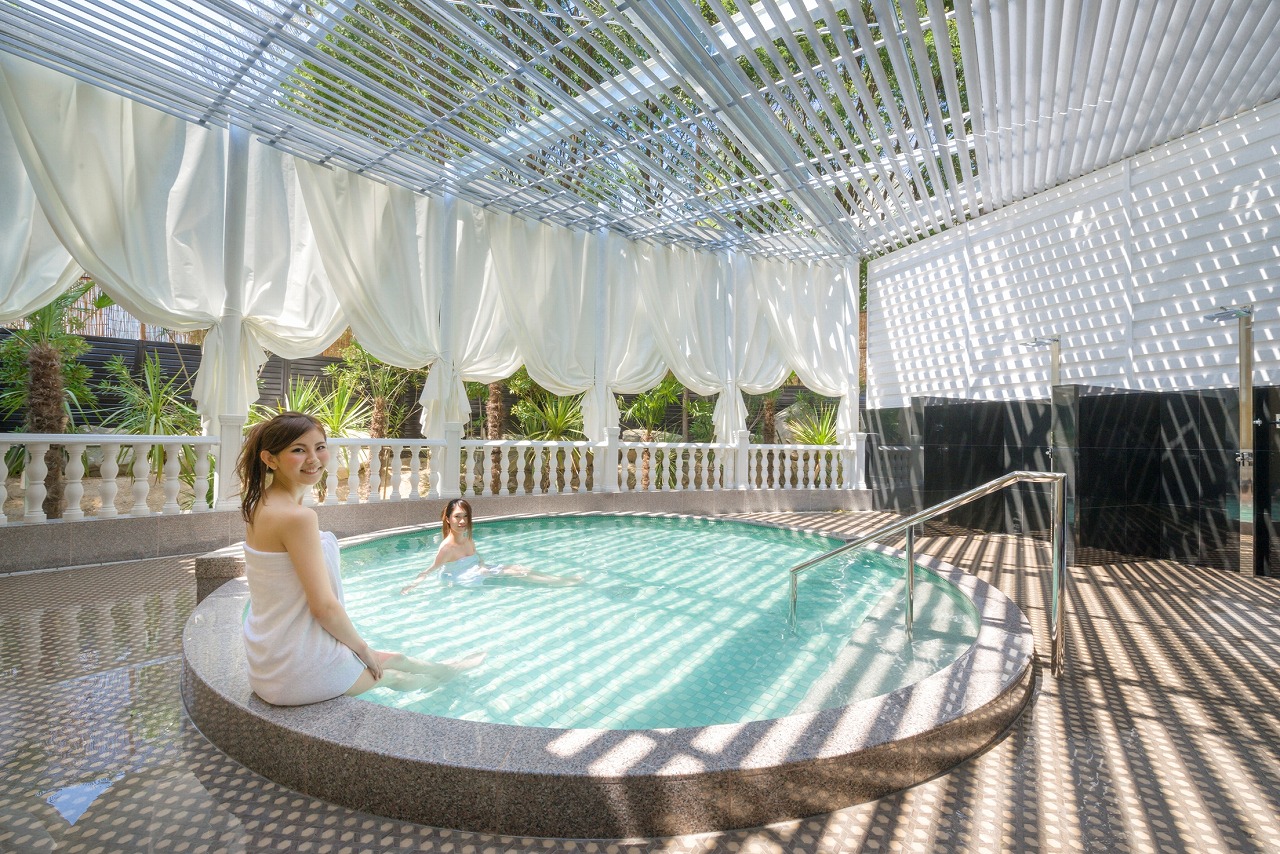 ホテルグリーンプラザ東条湖 1泊2食付き ペア 宿泊招待券（全日利用可）[ 宿泊券 宿泊チケット チケット 旅行 兵庫県 関西 加東市 ]