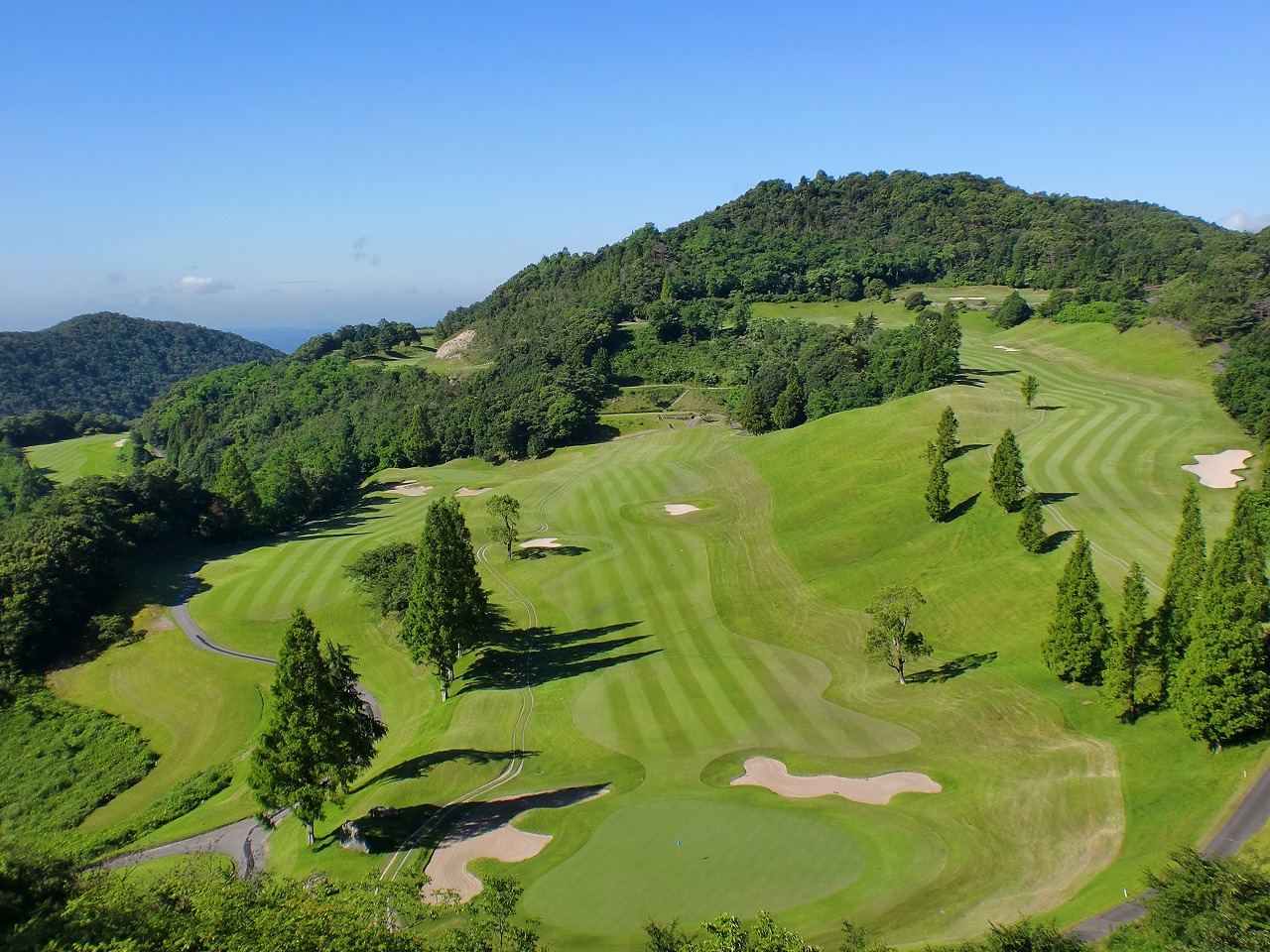 吉川ロイヤルGC 平日 1組4名様 プレー券 ＆ 宿泊券 [ ゴルフ 加東市 兵庫県 関西 ゴルフ場 ]