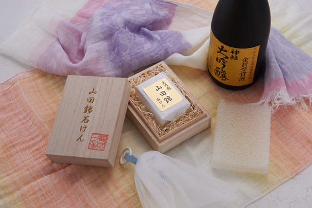 Miel 大吟醸 山田錦石けん 1個 桐箱入り（泡立てネット、石鹸トレー付き）[ 石鹸 石けん せっけん ソープ 美容 ]