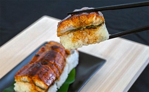 H-134　極太で肉厚！『うなぎ棒寿司』300g～400g×2本入り