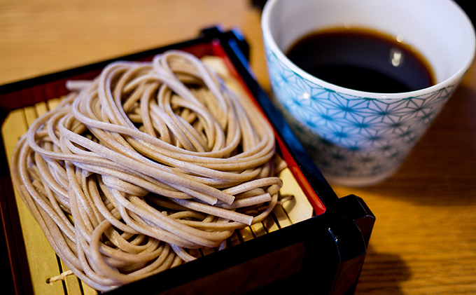 H-122　ゆで時間わずか2分！『おうちで食べる本格麺 手延べそば』(200g×8袋)