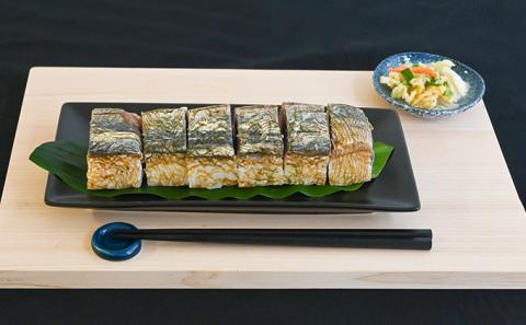 H-133　鮮度抜群！鮨職人が一本ずつ作り上げる『さばの松前棒寿司』 (300g～400g)×2本入り