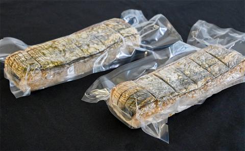 H-133　鮮度抜群！鮨職人が一本ずつ作り上げる『さばの松前棒寿司』 (300g～400g)×2本入り