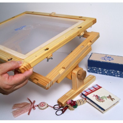 エディ工房　刺繍台セット【Dモデル】(A4サイズの刺繍枠と専用スタンドD型のセット品)【受注製作品】【配送不可地域：沖縄県】