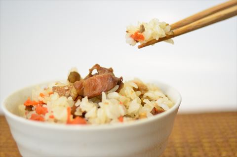 竹 とりめしの具 常温 レトルト 播州百日どり 鶏めし 鶏飯 混ぜご飯 ３合用 簡単 五つ星ひょうご やきとり レンジでチン おつまみ 清流米 コシヒカリ 簡単[222]