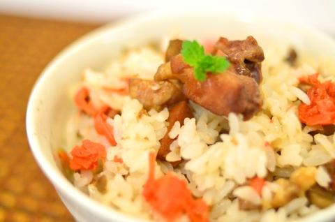 なでしこ とりめしの具 常温 レトルト ２合用 播州百日どり 鶏めし 鶏飯 混ぜご飯 簡単 五つ星ひょうご[903]