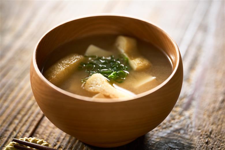 こだわりの国産丸大豆醤油（うす口6本、こい口6本）と蔵主のこだわり味噌詰め合わせ[535]