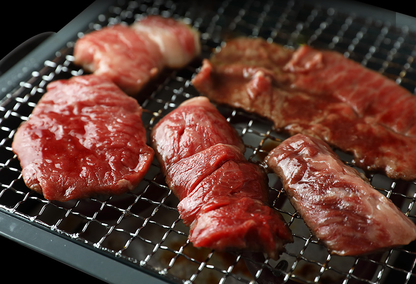 【和牛セレブ】神戸牛特選焼肉（モモ/カタ）150g [978]