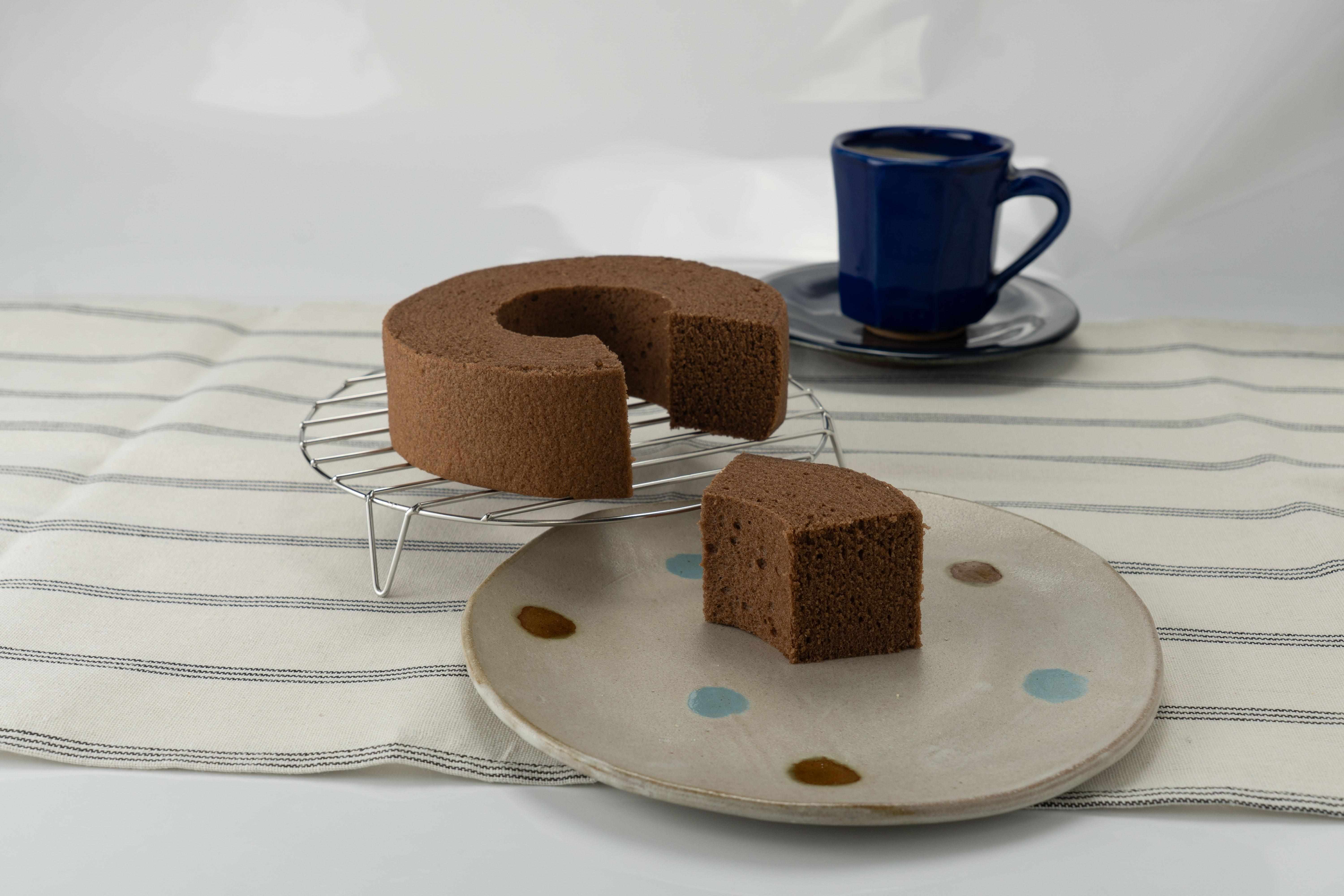 米菓バウム【ホール】ショコラ 冷凍発送 グルテンフリー 米粉 米粉菓子 小麦不使用 バウムクーヘン しっとりなめらか 優しい甘さ [1322] 【冷凍】ショコラ