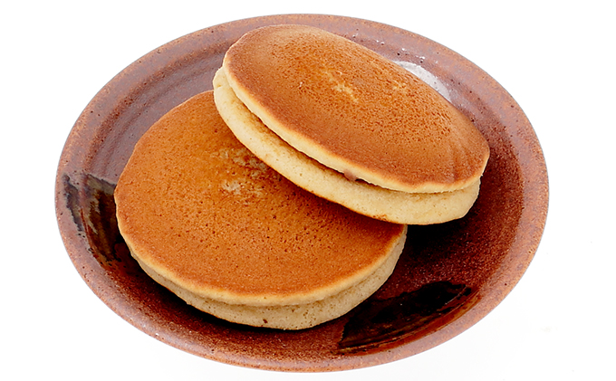 【五つ星ひょうご選定商品】もちむぎ麺（4人前×2箱）・どら焼き（10個）セット