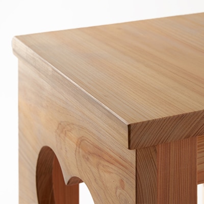 角椅子(ハート穴付)桧材・レーザー刻印　刻印文字のみ(縦25mm・幅230mm以内)