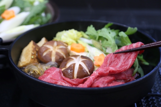 【但馬牛 究極の但馬牛 ローススライス500ｇ わりした付 冷凍】発送目安：ご入金確認後、1ヶ月程度 「満天 青空レストラン」で紹介されました！但馬玄 あっさりとした脂 牛肉 しゃぶしゃぶ すきやき 焼肉 香美町 村岡 上田畜産 75000円 01-07