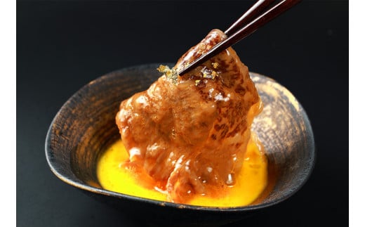 【神戸牛 神戸牛すき焼き切り落とし 600g（黒折箱入り）冷凍】箱入り ギフト 和牛 牛肉 ステーキ しゃぶしゃぶ すき焼き 焼肉 ふるさと納税で贈る至福の味わい！自慢の神戸牛をご自宅で堪能しませんか？ 大人気 ふるさと納税 キャンプ バーベキュー 年末年始 お盆 パーティー ボックス ごちそう 但馬牛 但馬 神戸 香美町 村岡 和牛セレブ 30000円 58-13