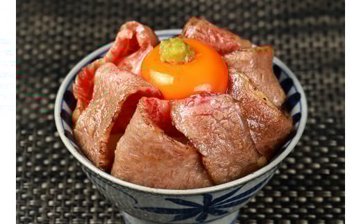 【神戸牛 肩ロース焼肉切り落とし 600g（黒折箱入り）冷凍】箱入り ギフト 和牛 牛肉 ステーキ しゃぶしゃぶ すき焼き 焼肉  ふるさと納税で贈る至福の味わい！自慢の神戸牛をご自宅で堪能 大人気 ふるさと納税 バーベキュー 年末年始 お盆 パーティー ボックス ごちそう 和牛 国産 但馬牛 但馬 神戸 香美町 村岡 和牛セレブ 35000円 58-15