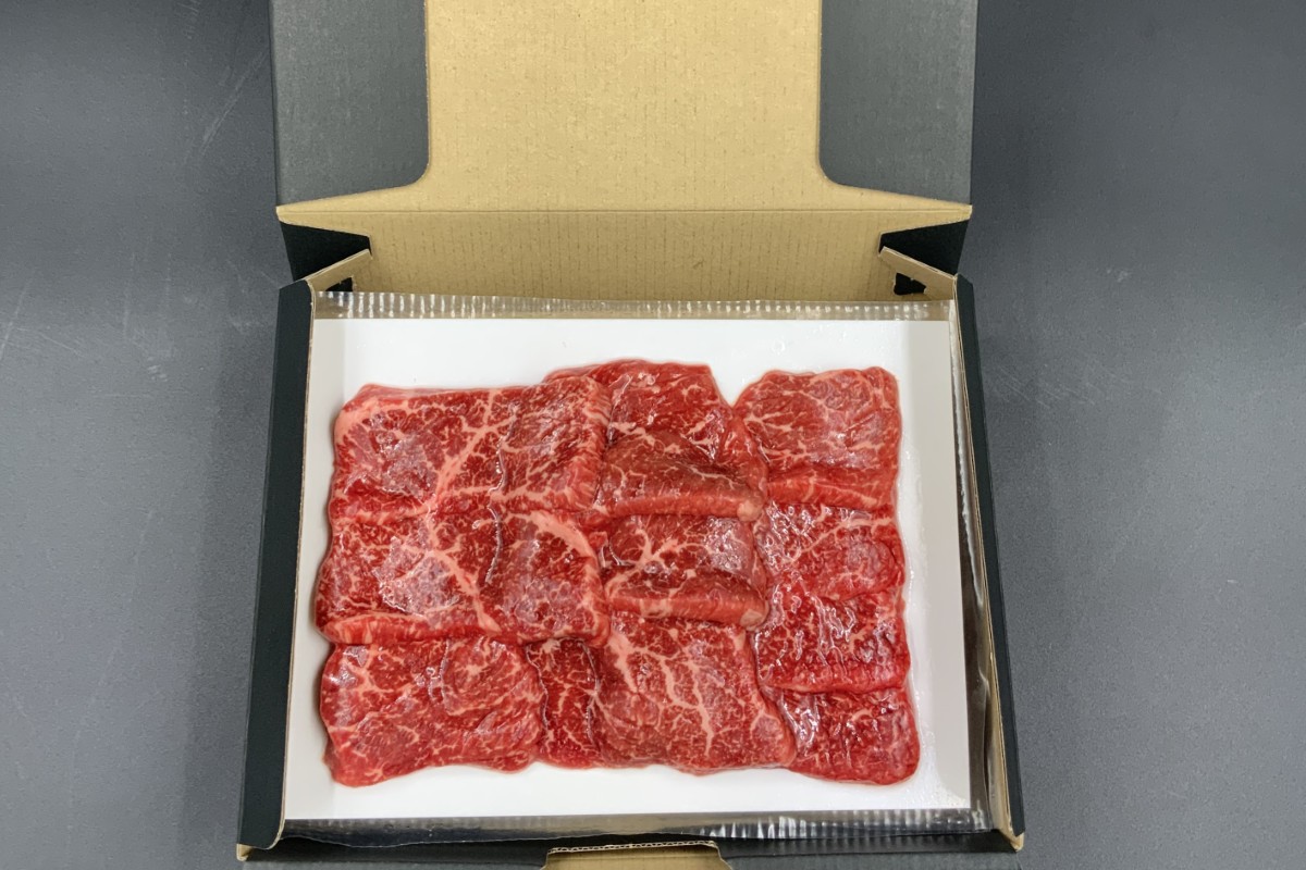 【高島屋選定品】【神戸牛 モモ焼肉】冷凍 神戸ビーフ 但馬牛 神戸牛 和牛 牛 牛肉 モモ 焼肉 BBQ バーベキュー アウトドア キャンプ 人気 国産 お取り寄せ グルメ 但馬 神戸 冷凍 兵庫県 香美町 高島屋 24000円 79-04