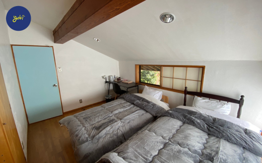 【kakayama hutte 1泊5人まで貸し切り素泊まり宿泊券】 田舎 のんびり リフレッシュ 山小屋 ロッジ風 貸し切り 宿 BBQ キャンプ 株式会社ヨキ 52-01 