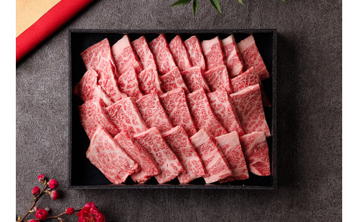 【神戸牛 肩ロース焼肉切り落とし 600g（黒折箱入り）冷凍】箱入り ギフト 和牛 牛肉 ステーキ しゃぶしゃぶ すき焼き 焼肉  ふるさと納税で贈る至福の味わい！自慢の神戸牛をご自宅で堪能 大人気 ふるさと納税 バーベキュー 年末年始 お盆 パーティー ボックス ごちそう 和牛 国産 但馬牛 但馬 神戸 香美町 村岡 和牛セレブ 35000円 58-15