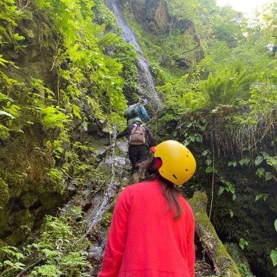 【兵庫・新温泉・自然体験】秘境の滝を目指して、シワガラの滝ガイドツアー!ペアチケット