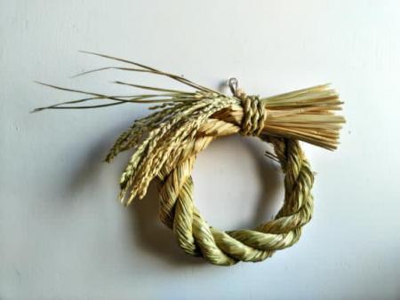 注連縄 しめなわ リース 正月飾り 玄関飾り 縁起物 お正月 新年 インテリア 飾り 祝福 国産 ハンドメイド 藁 ebiko しめ縄 しめ飾り 伝統工芸 年越し準備 和風 オーナメント 神棚 神社 参拝 初詣 迎春 開運 浄化 お祓い 祓い 年越し 年末 年始 奈良市 奈良県 18-032