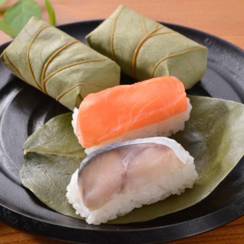 柿の葉寿司 さば・さけ 30個入【二段詰】株式会社中谷本舗 ゐざさ 名物 郷土料理 伝統食 寿司 鯖 鮭 柿の葉ずし 和食 特産品 グルメ 贈り物 ギフト お取り寄せ 特選 美味しい 人気 名産 奈良市 奈良県 敬老の日 ハロウィン クリスマス バレンタイン 正月 奈良県 奈良市 なら 18-027