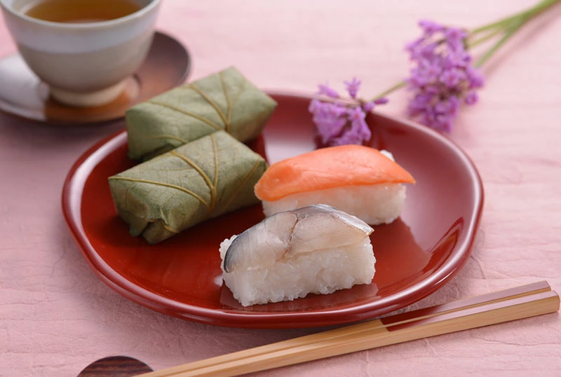 柿の葉寿司 さば さけ 50個入 二段詰 中谷本舗 ゐざさ 奈良 名物 郷土料理 押し寿司 鯖 鮭 詰め合わせ セット 和食 伝統 贈り物 ギフト お取り寄せ 寿司 すし グルメ 特産品 名産 奈良市 奈良県 敬老の日 ハロウィン クリスマス バレンタイン 正月 33-007