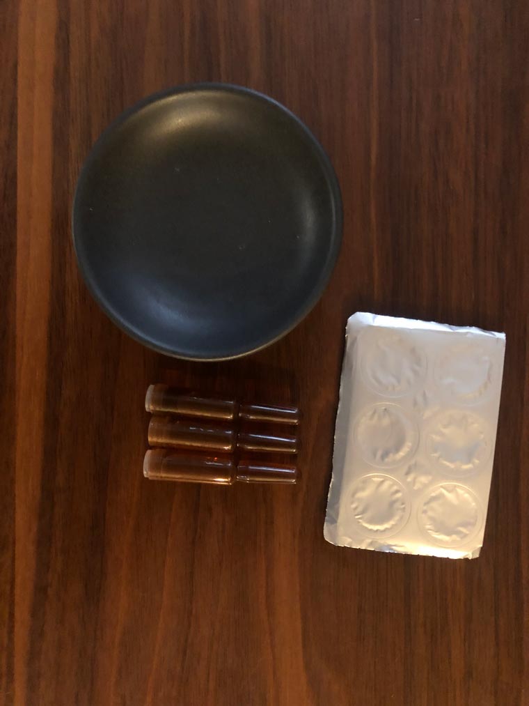 火を使わない お灸 【奈良吉野桧】 健康 肩こり セルフケア 選べるアロマ水 お灸 YOJO灸 THERA 5-056