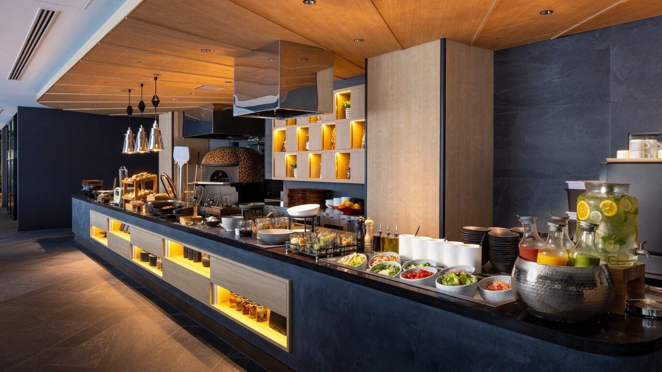 ノボテル奈良　メインダイニング「トラットリア・ポンテ奈良」ディナービュッフェ & 飲み放題付プランチケット（２名様）