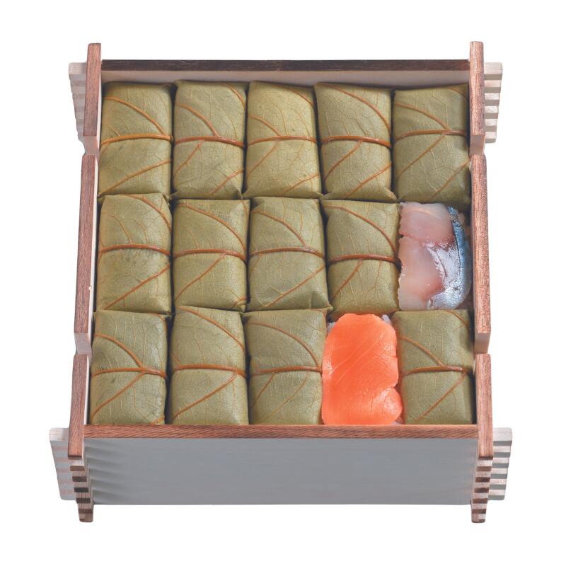 柿の葉寿司 さば・さけ 30個入【二段詰】株式会社中谷本舗 ゐざさ 名物 郷土料理 伝統食 寿司 鯖 鮭 柿の葉ずし 和食 特産品 グルメ 贈り物 ギフト お取り寄せ 特選 美味しい 人気 名産 奈良市 奈良県 敬老の日 ハロウィン クリスマス バレンタイン 正月 奈良県 奈良市 なら 18-027