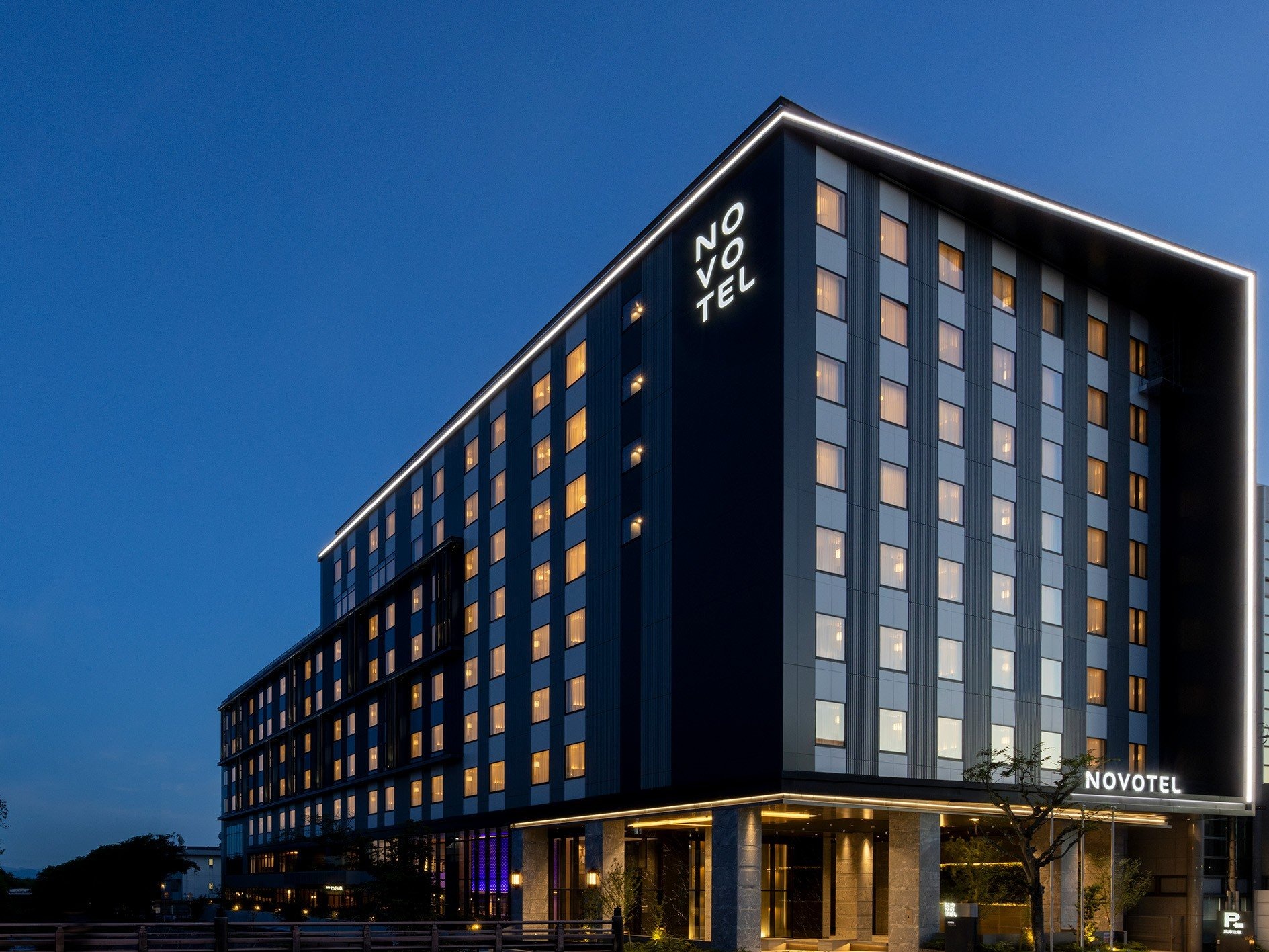 ノボテル奈良　メインダイニング「トラットリア・ポンテ奈良」ディナービュッフェ & 飲み放題付プランチケット（２名様）