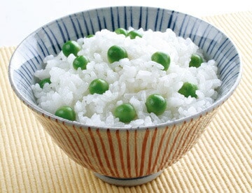 ご飯調理容器 ２合炊き 計量カップ付き しゃもじ付き 電子レンジ 調理 スノコ付き キッチン 調理用品 電子レンジ調理器 蒸し料理 蒸し野菜 お弁当＜スケーター株式会社＞ 123658 奈良県 奈良市 なら 6-063