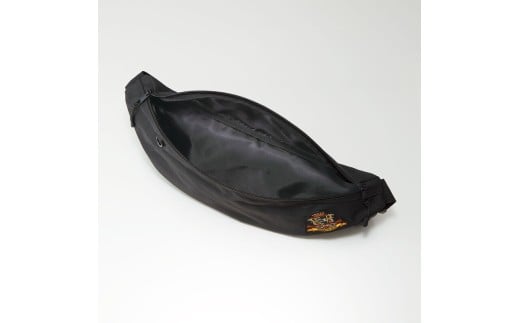 ボディバッグ〈skater〉かばん カバン 鞄 サブバッグ おでかけ 旅行 おしゃれ スケーター skater  エンブレム ブラック 黒【トラベル お出かけ バッグ】奈良県 奈良市 なら 5-083