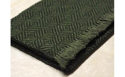 T-30 手織り絹マフラー 菱形紋（1色）