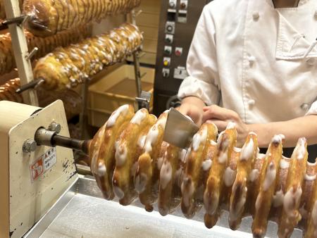 大人気バームクーヘンセット（鹿の角バウムクーヘン・シカのしろちゃんバームクーヘン） 鹿野 奈良県 奈良市 なら 11-046