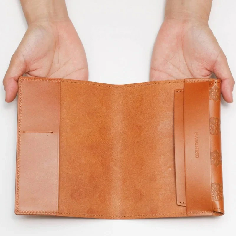 正倉院文様本革ブックカバー（文庫サイズ 全４色） HARUHINO 奈良県 奈良市 なら 16-052