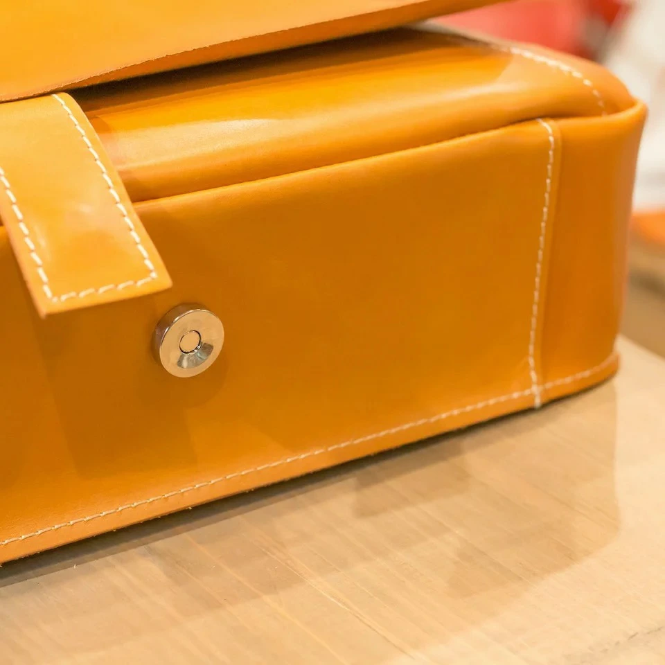 フラップ式ショルダーバッグ A4サイズ牛ヌメ革 HARUHINO 奈良県 奈良市 なら 140-002