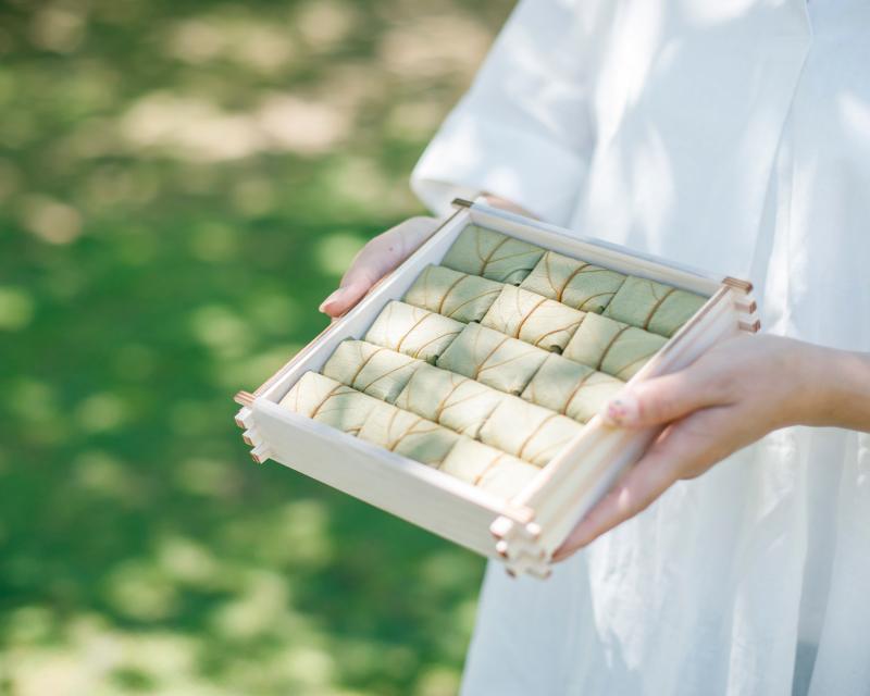 柿の葉寿司 さば・さけ 30個入【二段詰】株式会社中谷本舗 ゐざさ 名物 郷土料理 伝統食 寿司 鯖 鮭 柿の葉ずし 和食 特産品 グルメ 贈り物 ギフト お取り寄せ 特選 美味しい 人気 名産 奈良市 奈良県 敬老の日 ハロウィン クリスマス バレンタイン 正月 奈良県 奈良市 なら 18-027